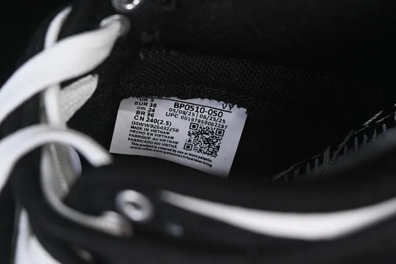All Categories Nk SB Dunk Series Nk SB Dunk Low High-end Customized Low-top Shoes Nike SB Dunk Low "Just Do it" Valentine's Day Strap Anniversary High-end Customized Low-top Casual Shoes BP0510-050